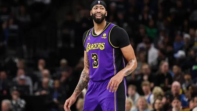 年轻守门员 年轻守门员